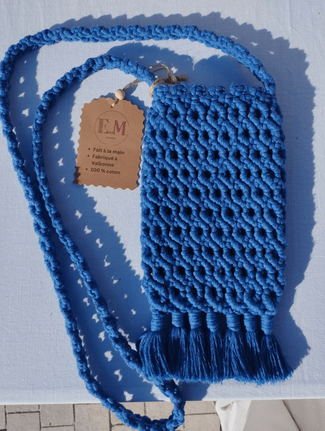 Pochette pour téléphone faite à la main